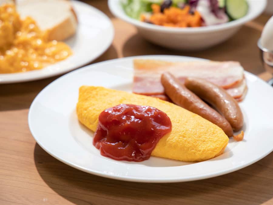 Frokostbuffé hver dag (mot et tillegg)