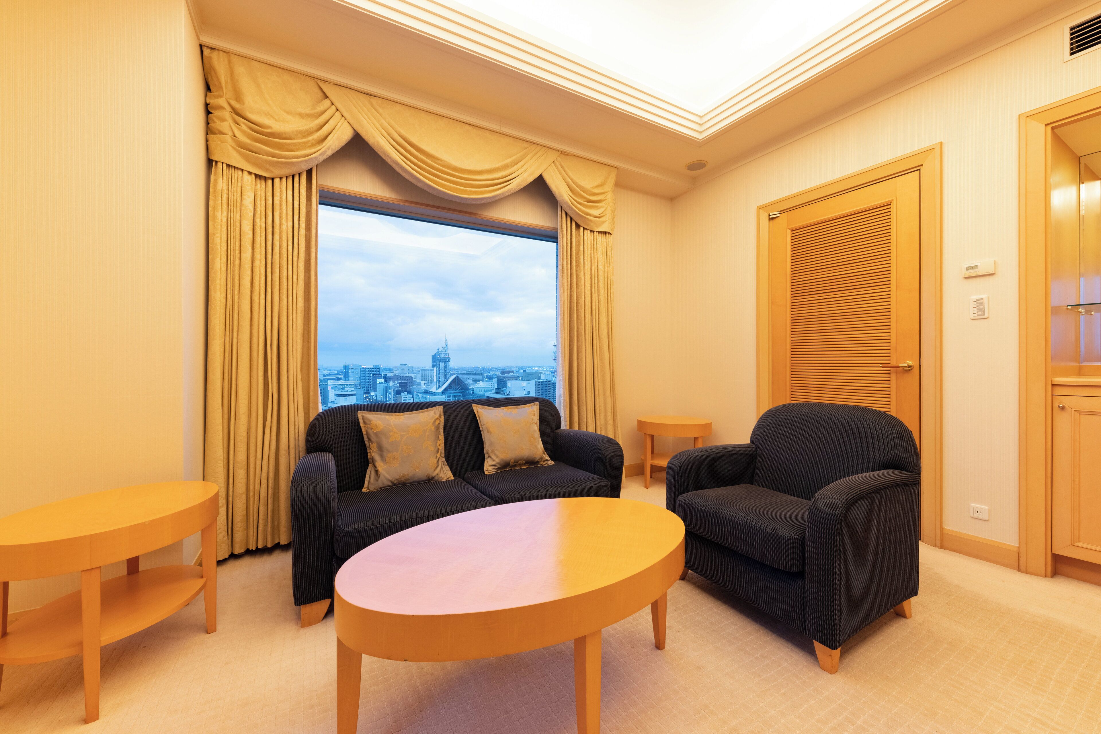 suite, 1 bedroom (toyama castle view) | 1 bedroom, minibar, in-room safe, desk
