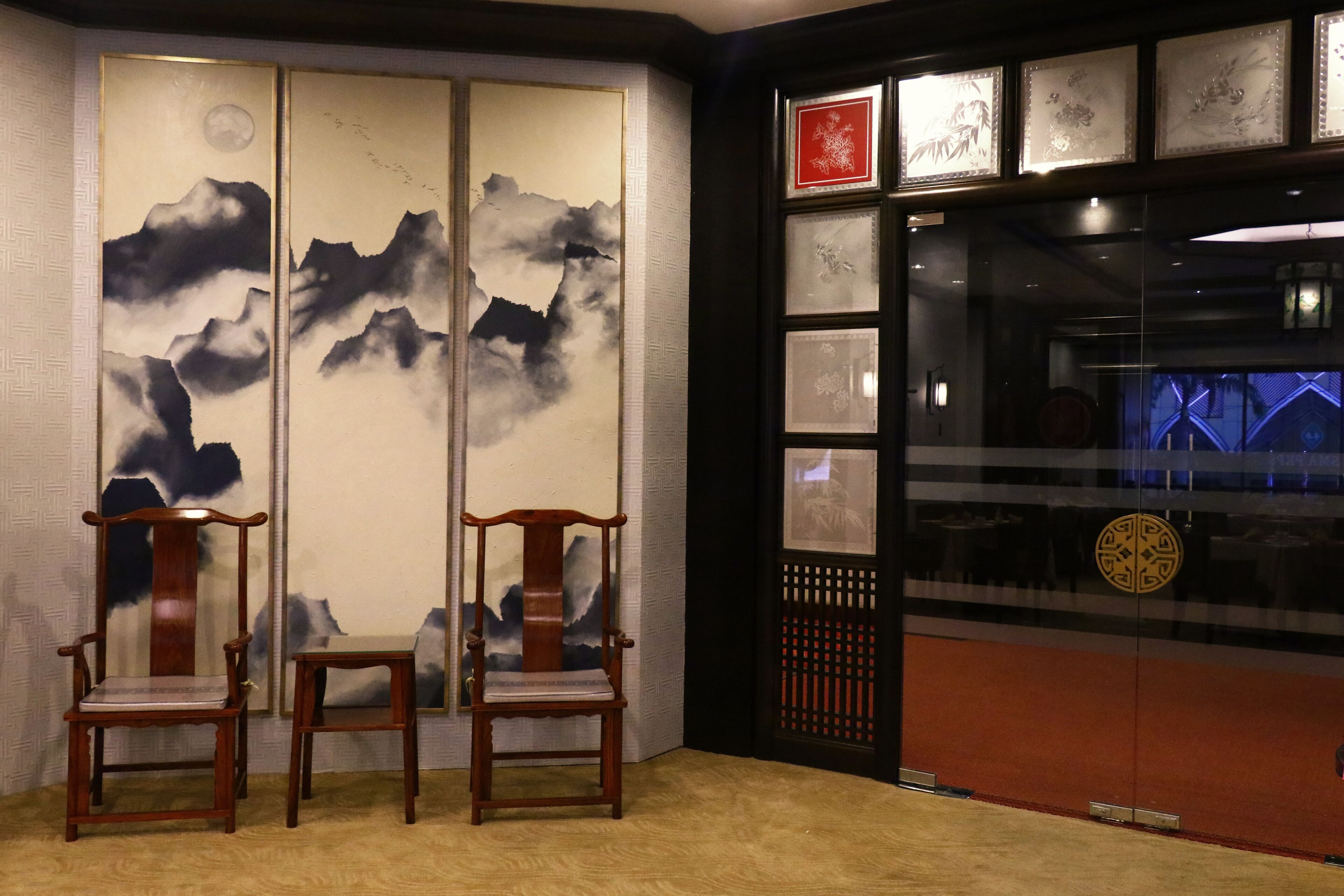 3 restaurants, breakfast, lunch served; local and international cuisine