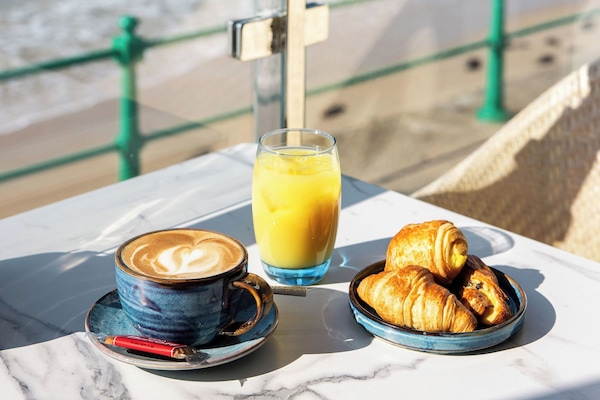 Daily full breakfast for a fee