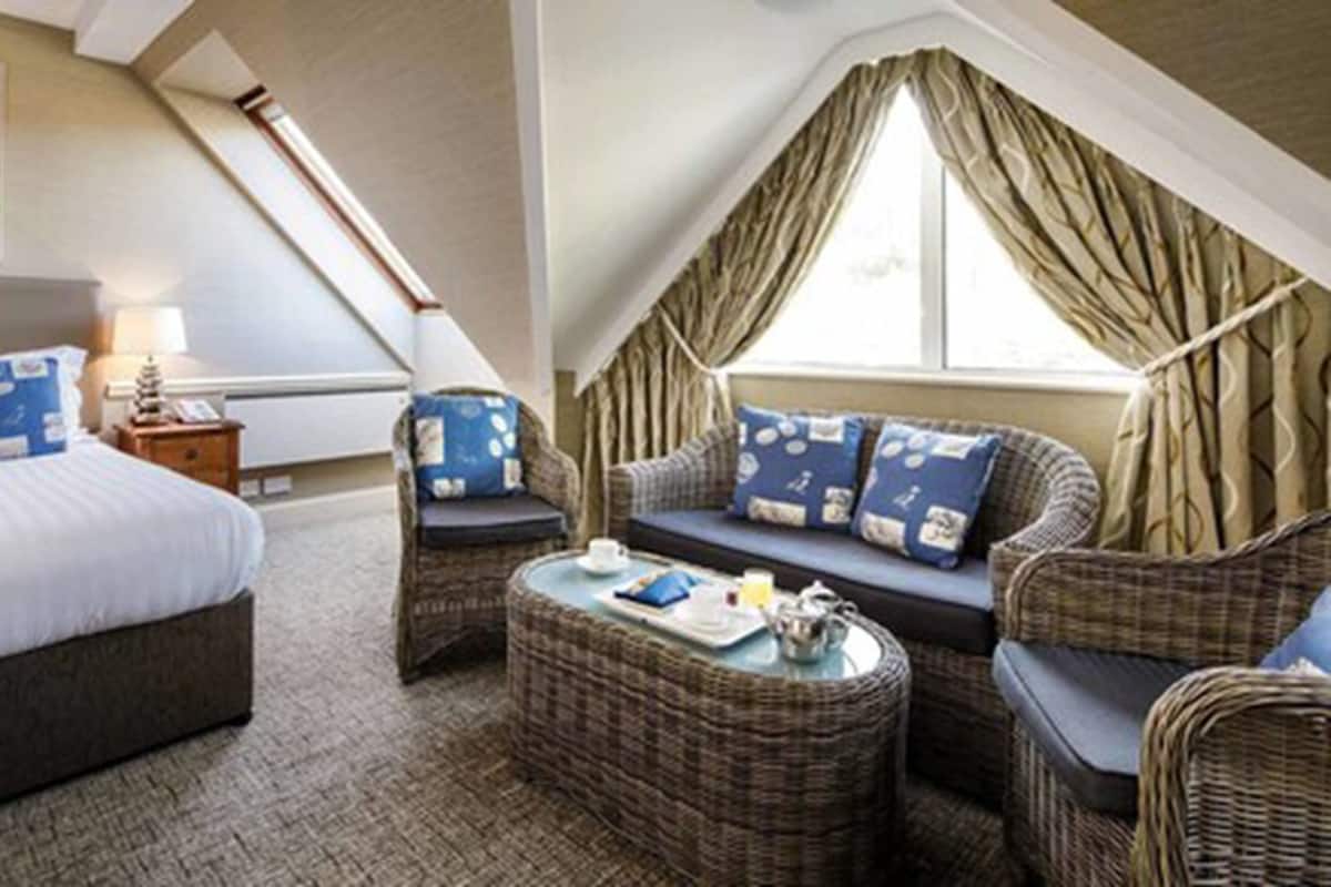 Family Room (Superior, Inland View) | In-room safe, iron/ironing board, free WiFi, bed sheets