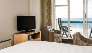 Standard Room, Balcony, Sea View | In-room safe, iron/ironing board, free WiFi, bed sheets