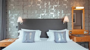 Standard Double Room, Sea View | In-room safe, iron/ironing board, free WiFi, bed sheets