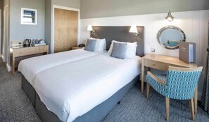 Double or Twin Room, Balcony, Sea View | In-room safe, iron/ironing board, free WiFi, bed sheets - Cristina Hotel (St. Lawrence)