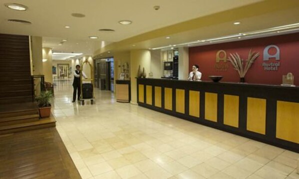 Reception - Austral Hotel (Comodoro Rivadavia)