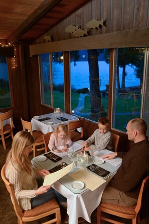 Frokost, lunsj og middag serveres, amerikanske retter 