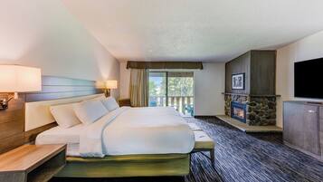 Fireplace Room Single King | Iron/ironing board, bed sheets, alarm clocks