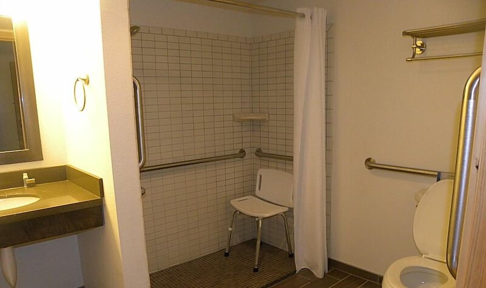 Lake Quinault Lodge by null