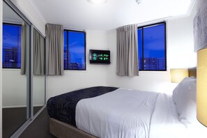 Minibar, individually decorated, individually furnished - West End Central Apartments (South Brisbane)