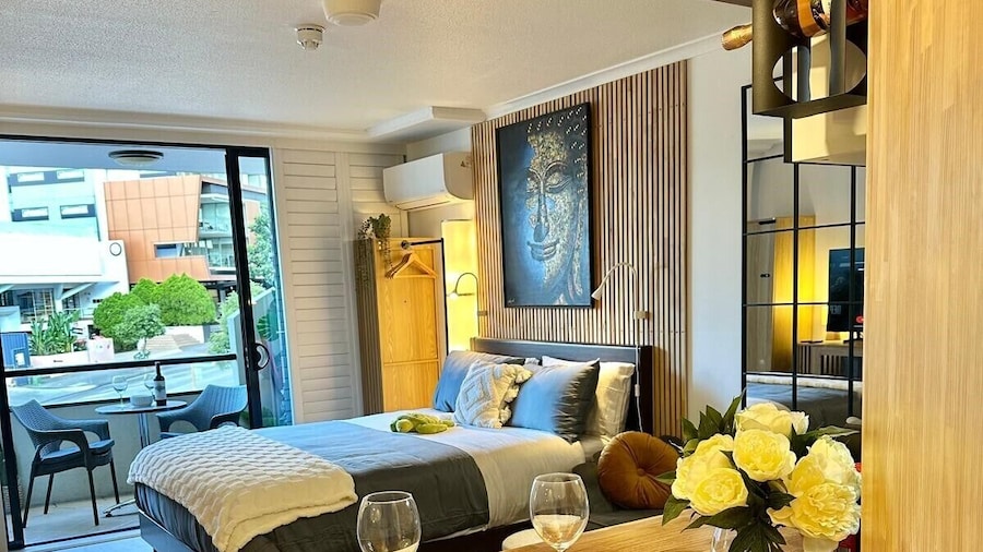 West End Central Apartments