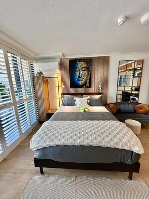 Minibar, individually decorated, individually furnished - West End Central Apartments (South Brisbane)