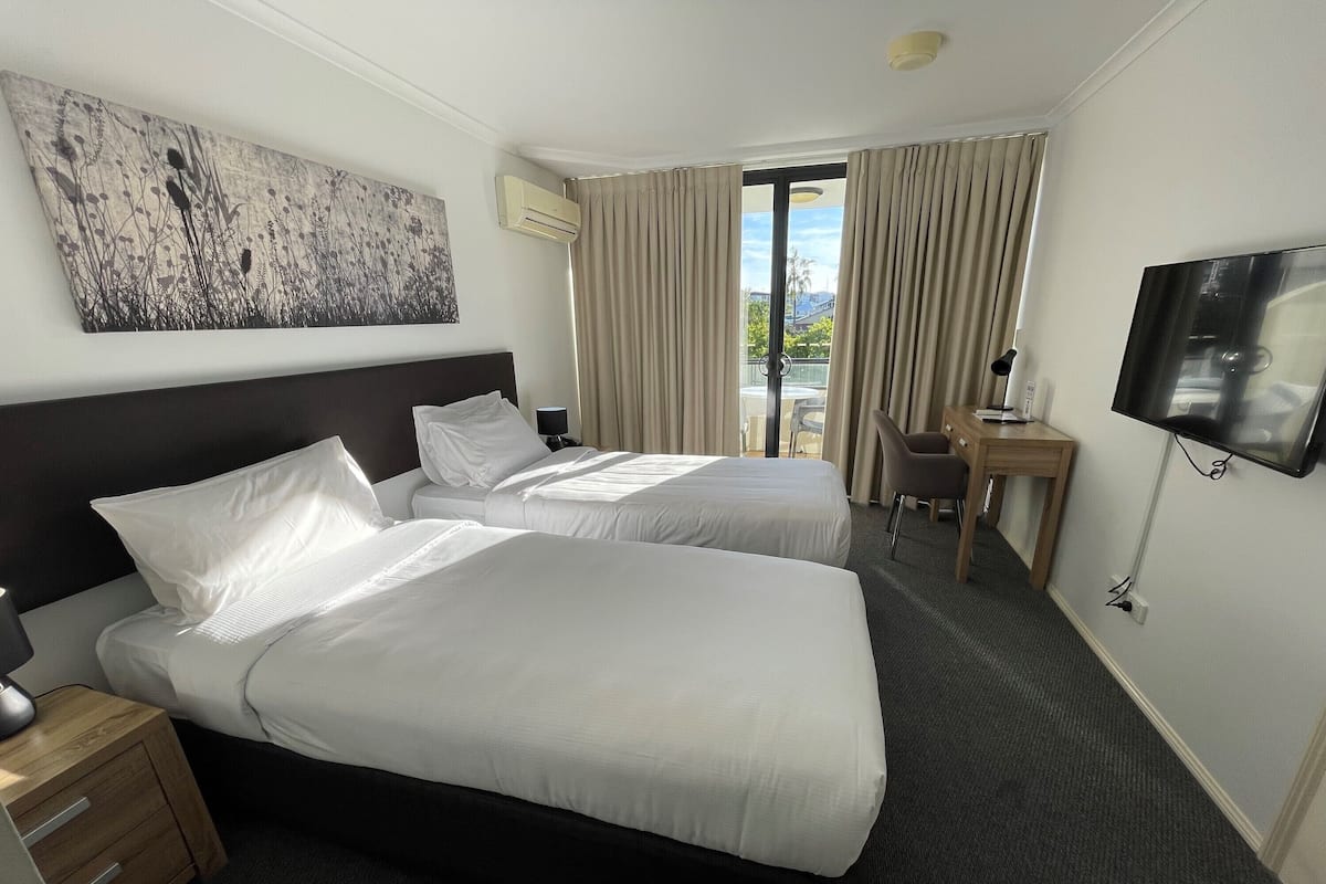 Twin Studio | 迷你吧、獨特設計、獨特裝修、熨斗/熨衫板