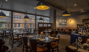 Breakfast and dinner served - Clifden Station House (Clifden)