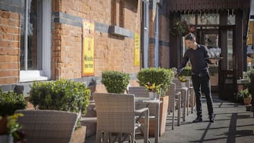 Aperto a pranzo e a cena