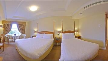 Egyptian cotton sheets, individually decorated, individually furnished