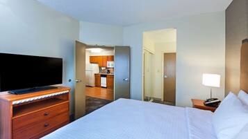 Premium bedding, down duvets, in-room safe, iron/ironing board