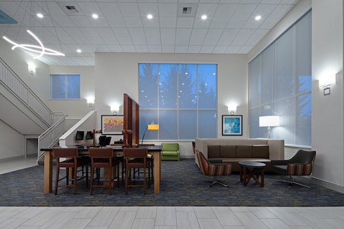 Holiday Inn Express Hotel & Suites SeaTac by IHG