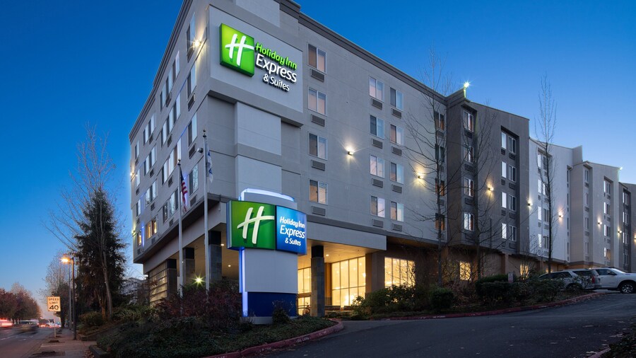 Holiday Inn Express Hotel & Suites SeaTac by IHG