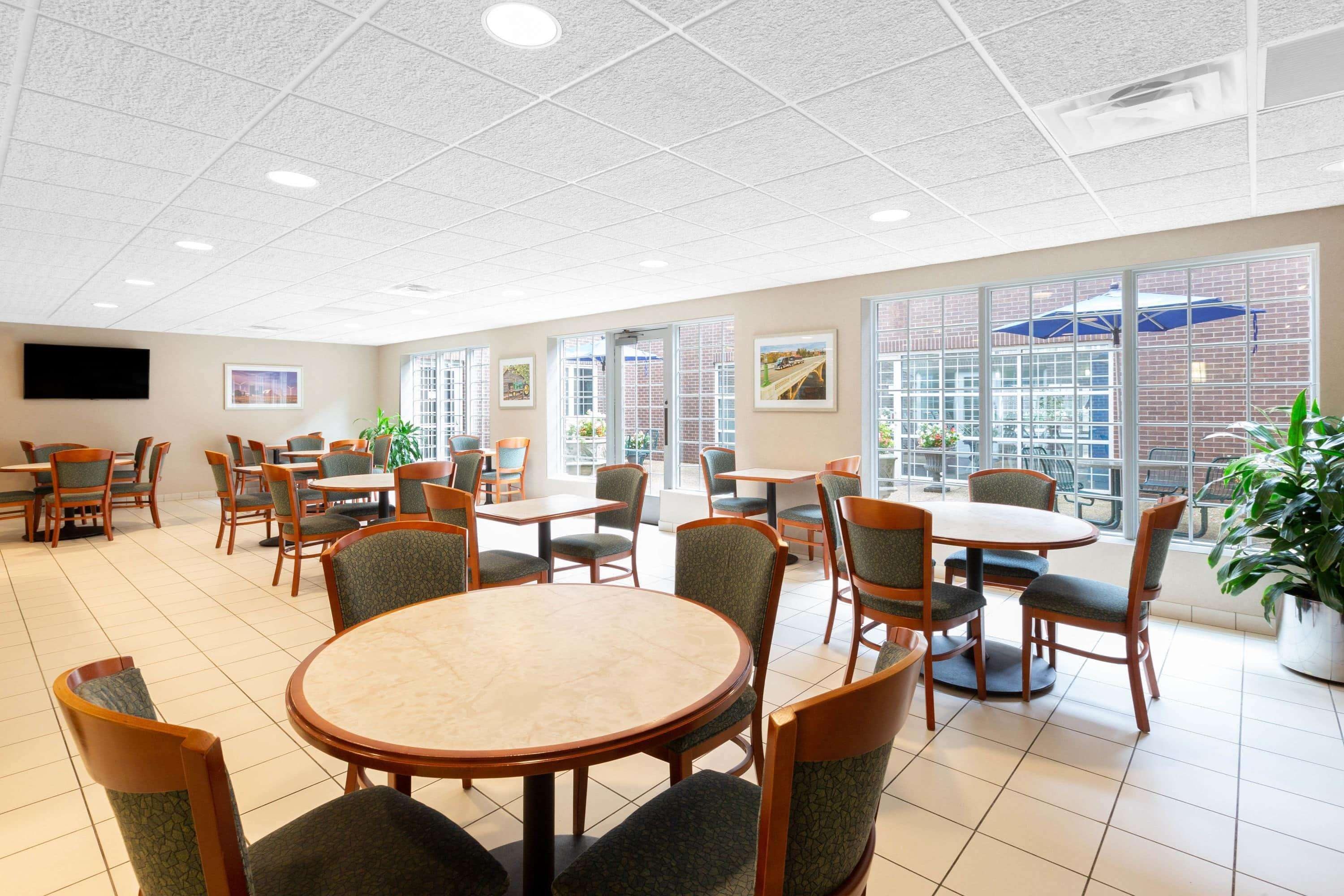 free daily continental breakfast