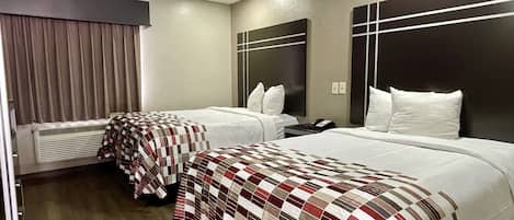 1 dormitorio, escritorio, cortinas opacas