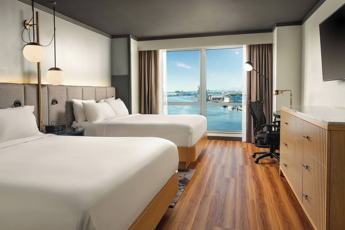 premium bedding, pillow-top beds, in-room safe, desk