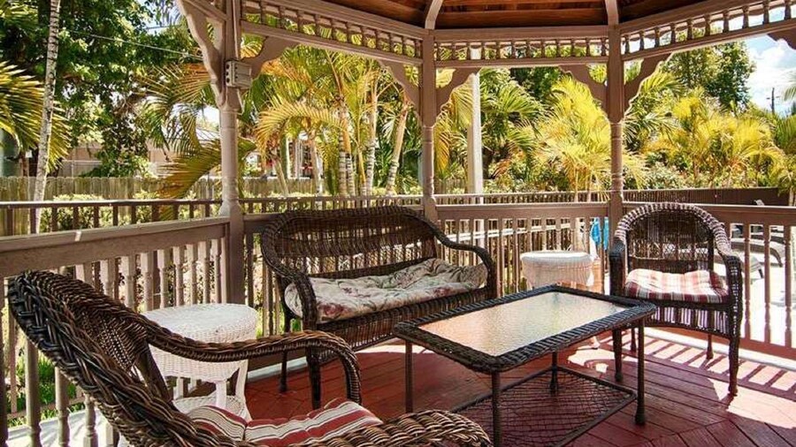 Days Inn & Suites by Wyndham Bonita Springs North Naples