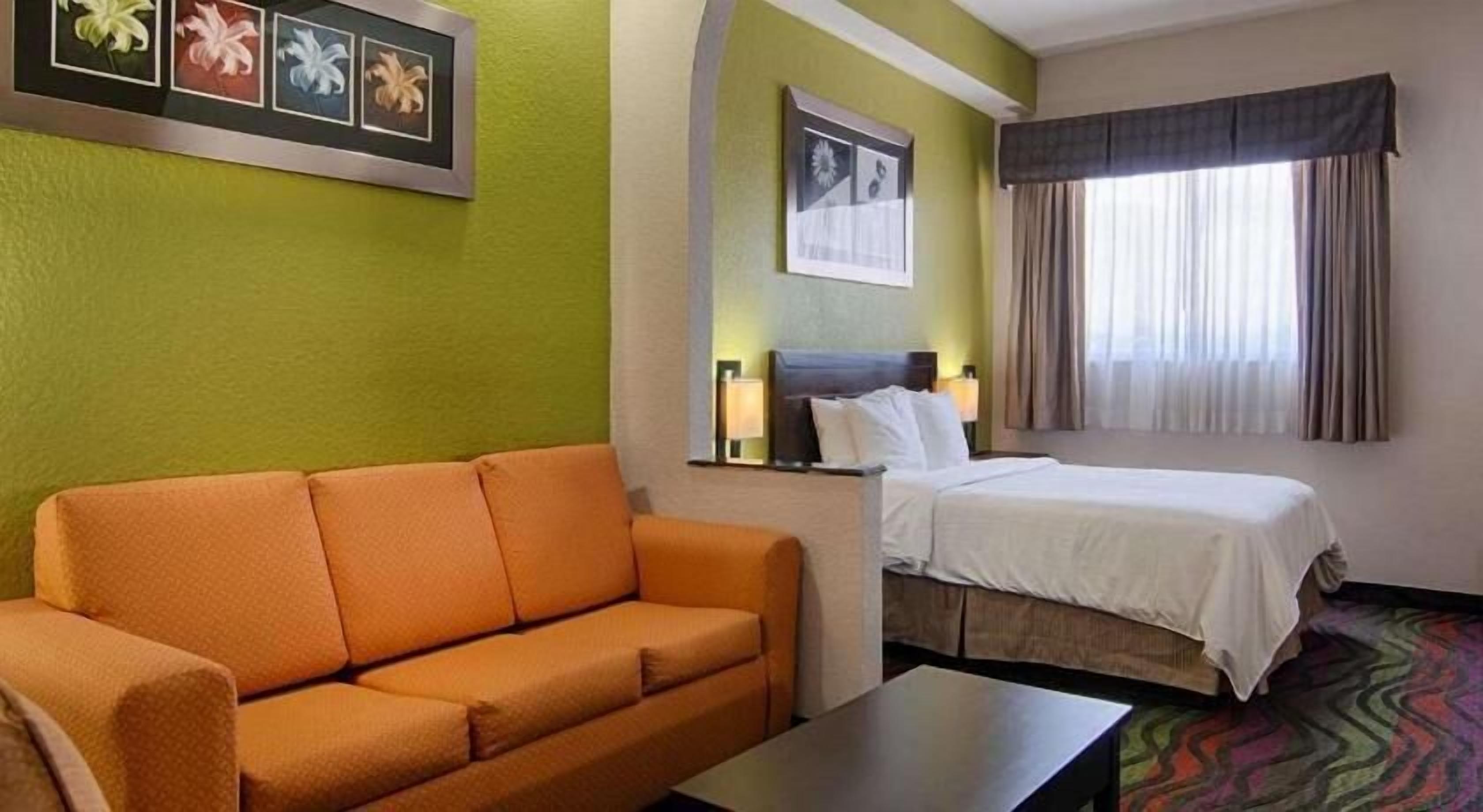 Desk, blackout drapes, iron/ironing board, free WiFi
