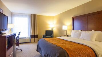 Escritorio, tabla de planchar con plancha, cunas gratuitas