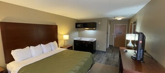 Quality Inn & Suites I-40 East