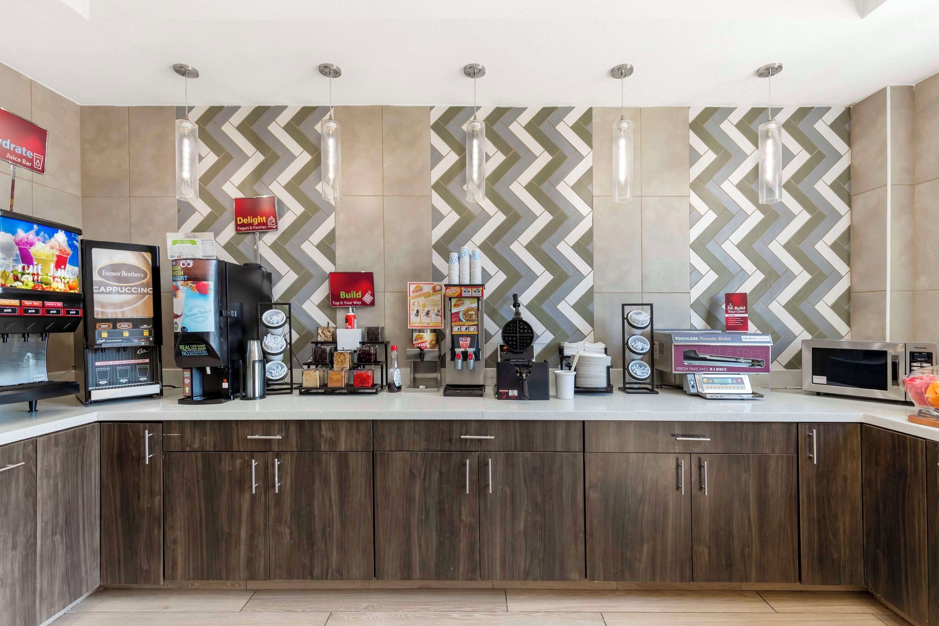 free daily full breakfast