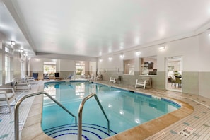 Indoor pool, sun loungers