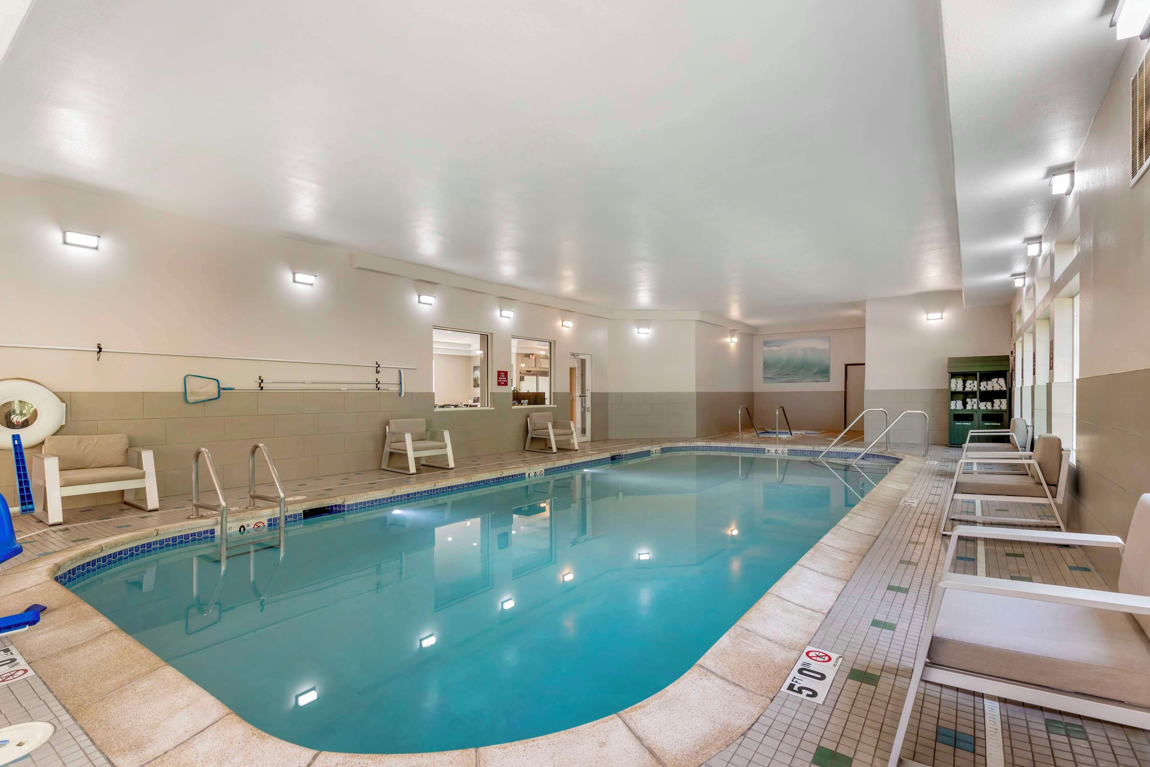 indoor pool, pool loungers