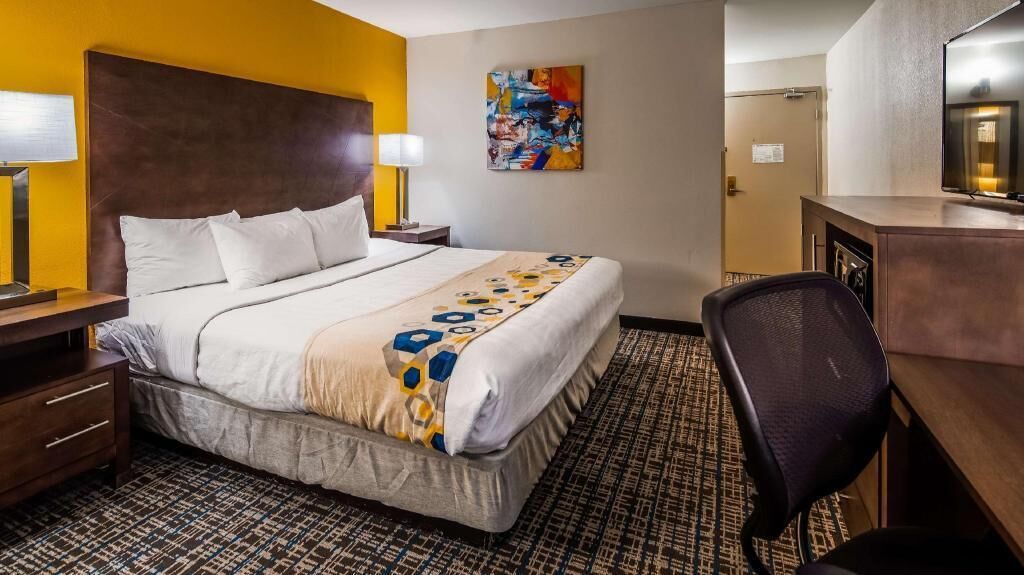 In-room safe, individually decorated, individually furnished, desk