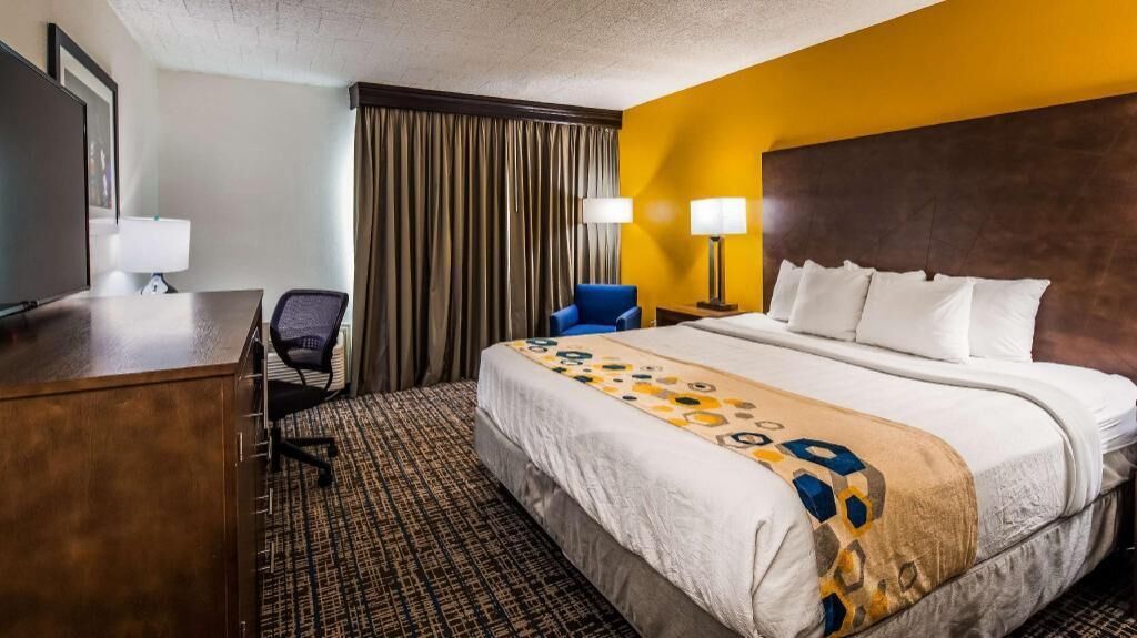 In-room safe, individually decorated, individually furnished, desk