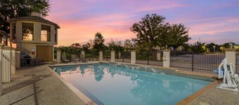 Best Western Plus North Houston Inn & Suites