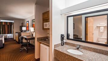 Suite, 2 Double Beds, Non Smoking, Refrigerator & Microwave
