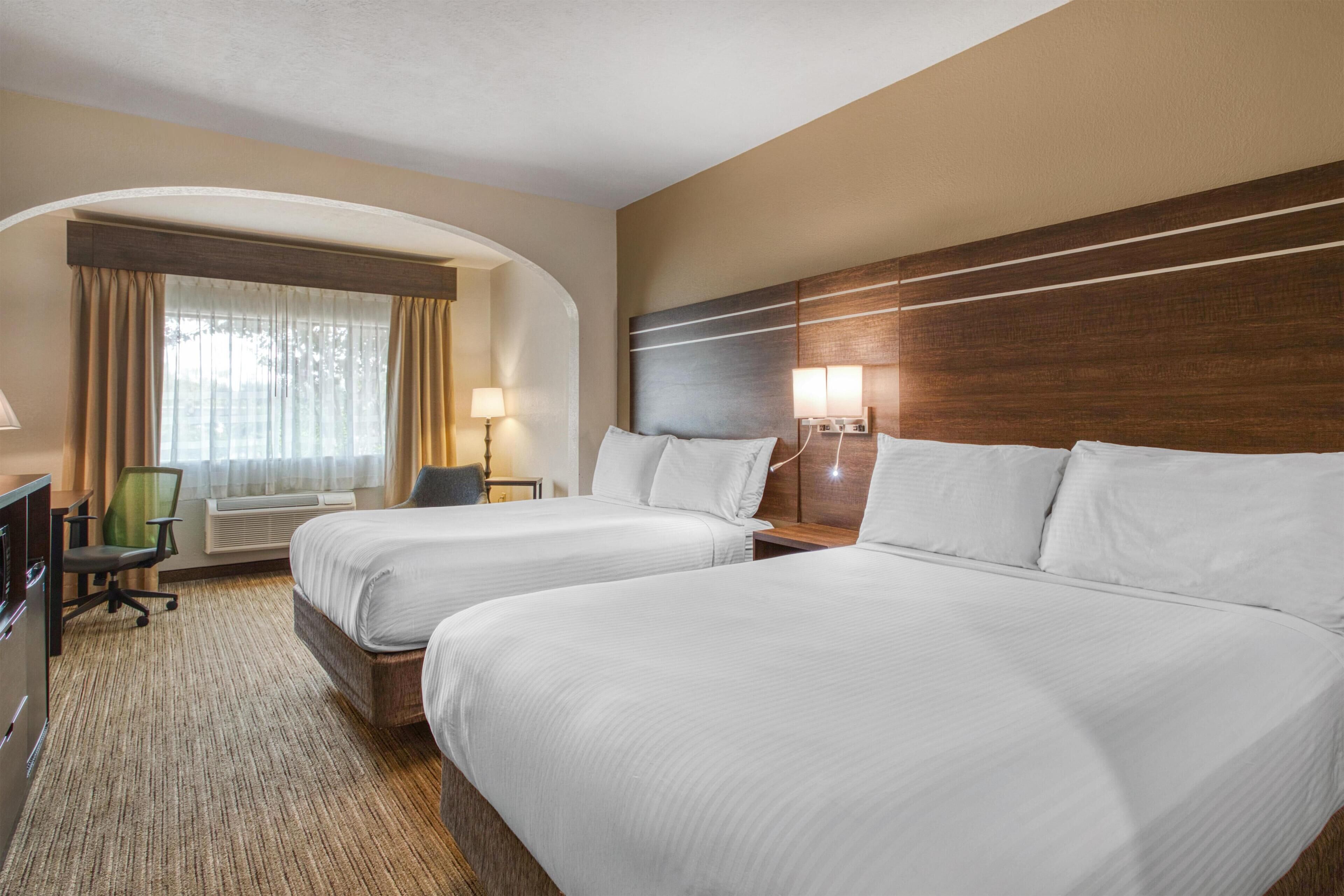 Standard Room, 2 Queen Beds, Non Smoking (Shower Only)