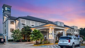 Unclassified image, 3 of 33, button - Best Western Champions Forest Inn and Suites (Houston)