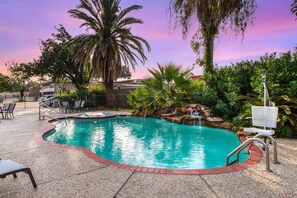 Outdoor pool - Best Western Champions Forest Inn and Suites (Houston)