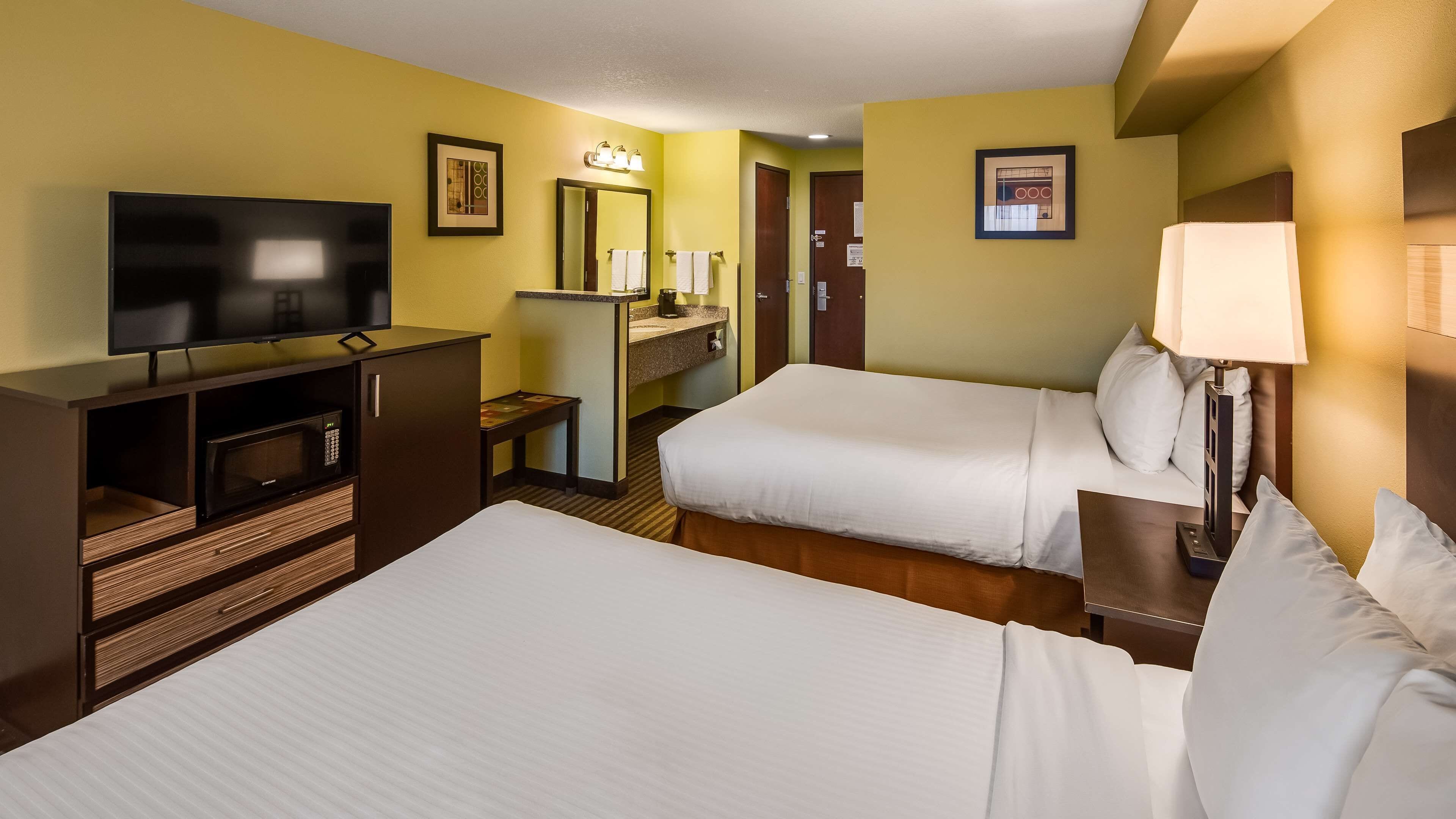 standard room, 2 queen beds, non smoking, refrigerator & microwave | premium bedding, pillow-top beds, in-room safe, desk