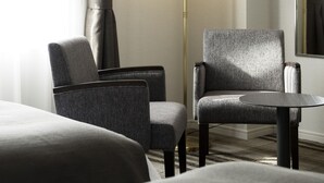 Premium bedding, down duvets, desk, blackout curtains - Best Western Hotel Takayama (Takayama)