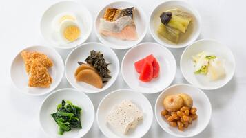 Colazione a buffet, servita tutte le mattine (1575 JPY a persona)