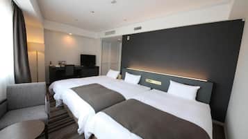 Premium bedding, down duvets, desk, blackout curtains