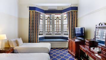 Family Room | In-room safe, iron/ironing board, free WiFi, bed sheets