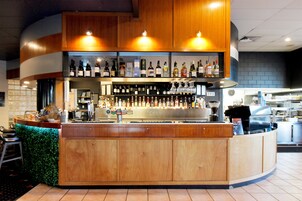 Breakfast and dinner served