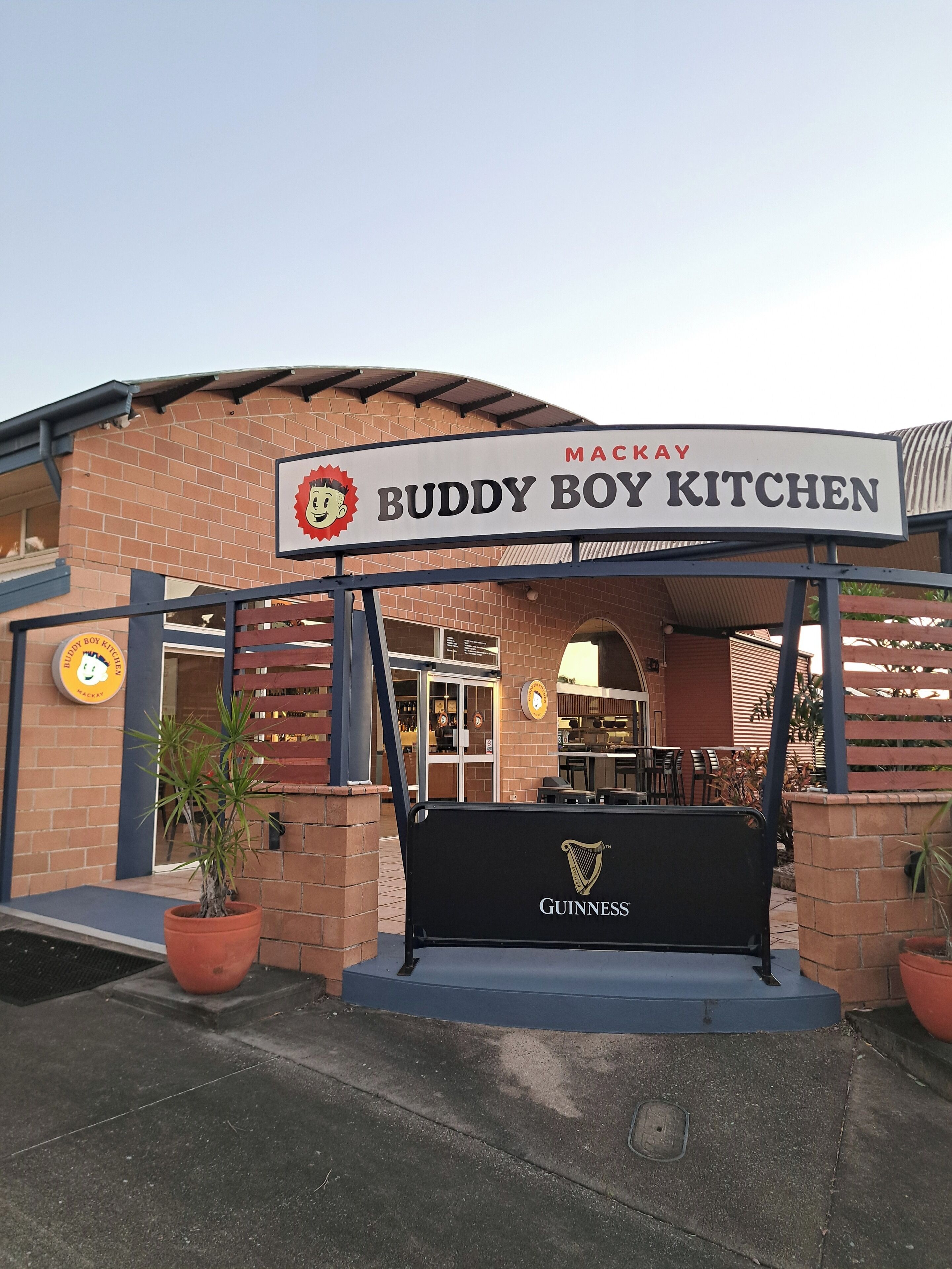 Breakfast and dinner served