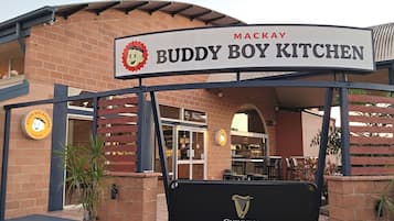 Breakfast and dinner served