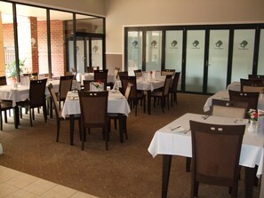 Restaurant - Wentworth Grande Resort (Wentworth)