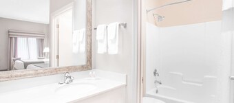 Baymont by Wyndham Crestview