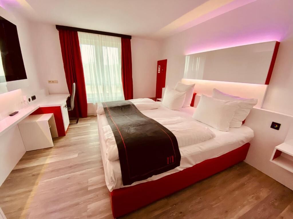 standard double room | minibar, in-room safe, desk, free wifi